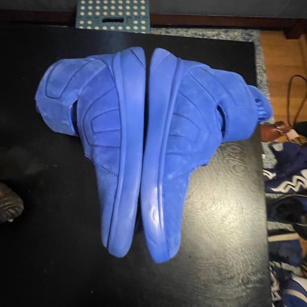 High top blue Nikes - Picture 5 of 5
